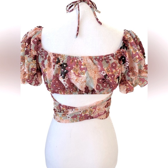 NEW ASTR THE LABEL - FLORAL PUFF SLEEVE TIE WAIST TOP - Picture 3 of 6